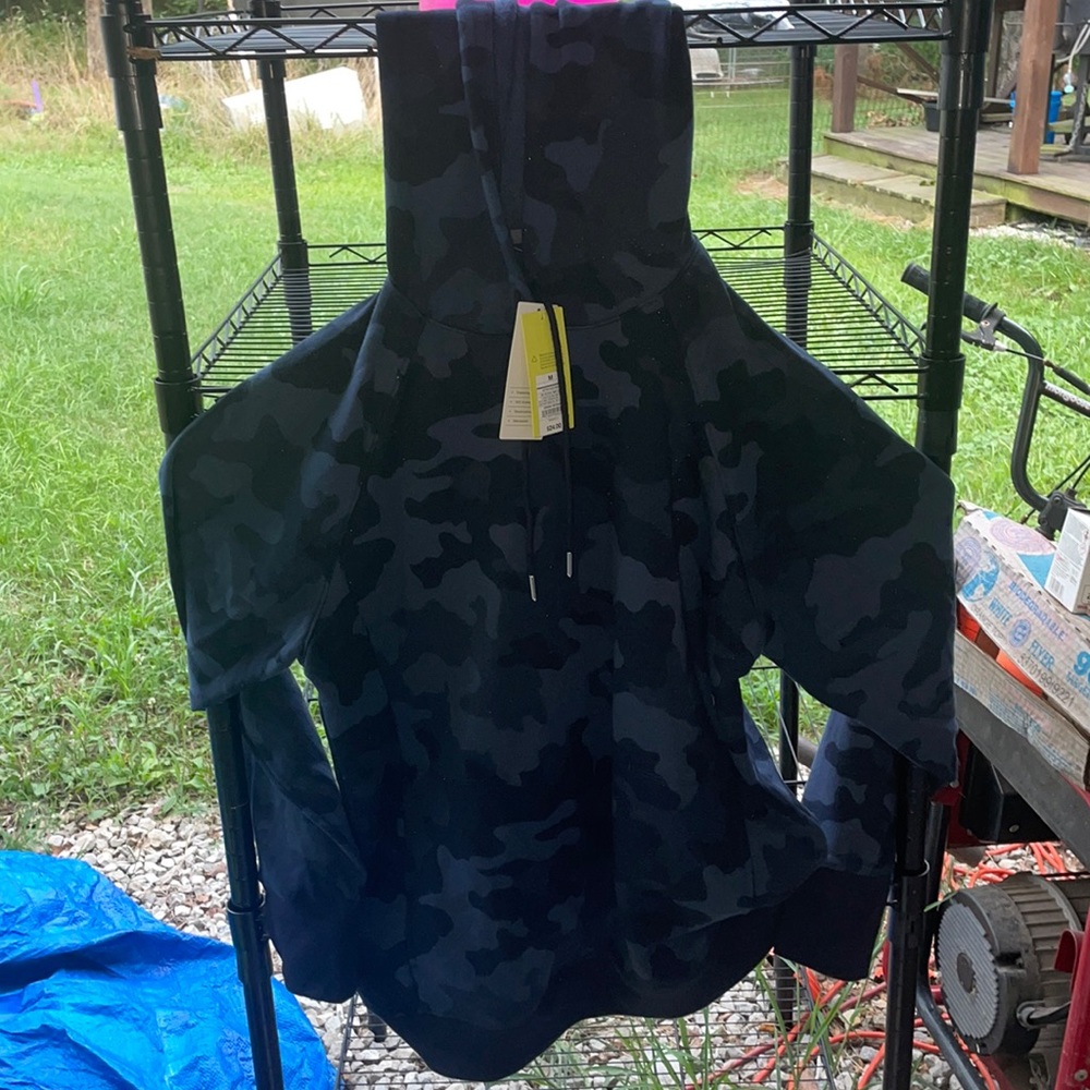 Woman’s hoodie nwt